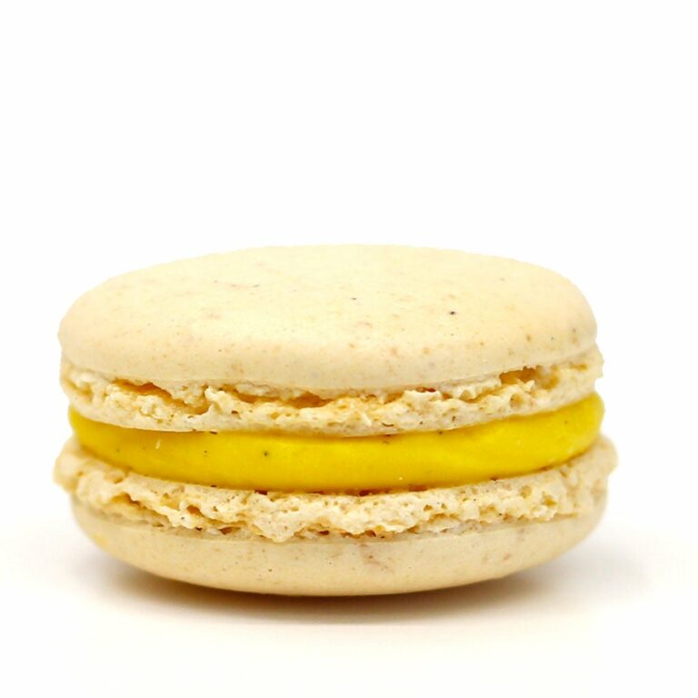 saffron-cardamom-macaron-maison