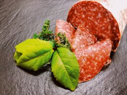 salami-cambembert-tranche